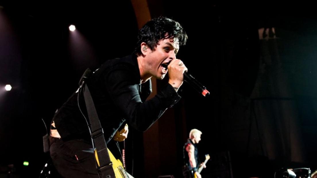 Coronavirus, Billie Joe Armstrong pubblicherà un brano per i fan ogni lunedì fino a fine quarantena. Ascolta qui il nuovo!