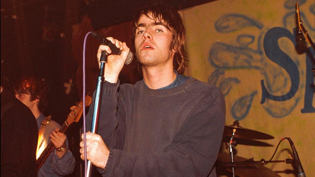 Oasis, Noel Gallagher ricorda la prima volta che vide cantare Liam: "Sembrava Ian Brown! Poi è migliorato..."