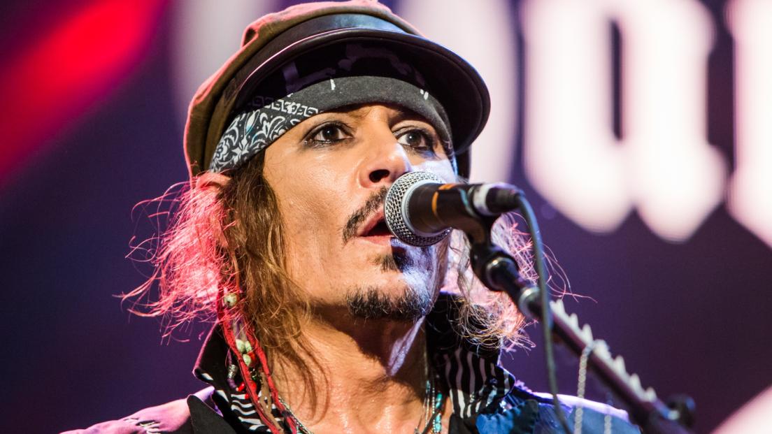 Johnny Depp e il futuro dei concerti: “Mi manca tantissimo suonare, mi chiedo come saranno dopo la piaga del Coronavirus”