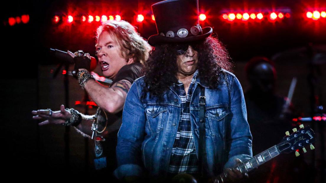 Guns N' Roses, Slash racconta dal suo punto di vista lo sfogo di Axl Rose in Argentina: "È stato esagerato dai media"