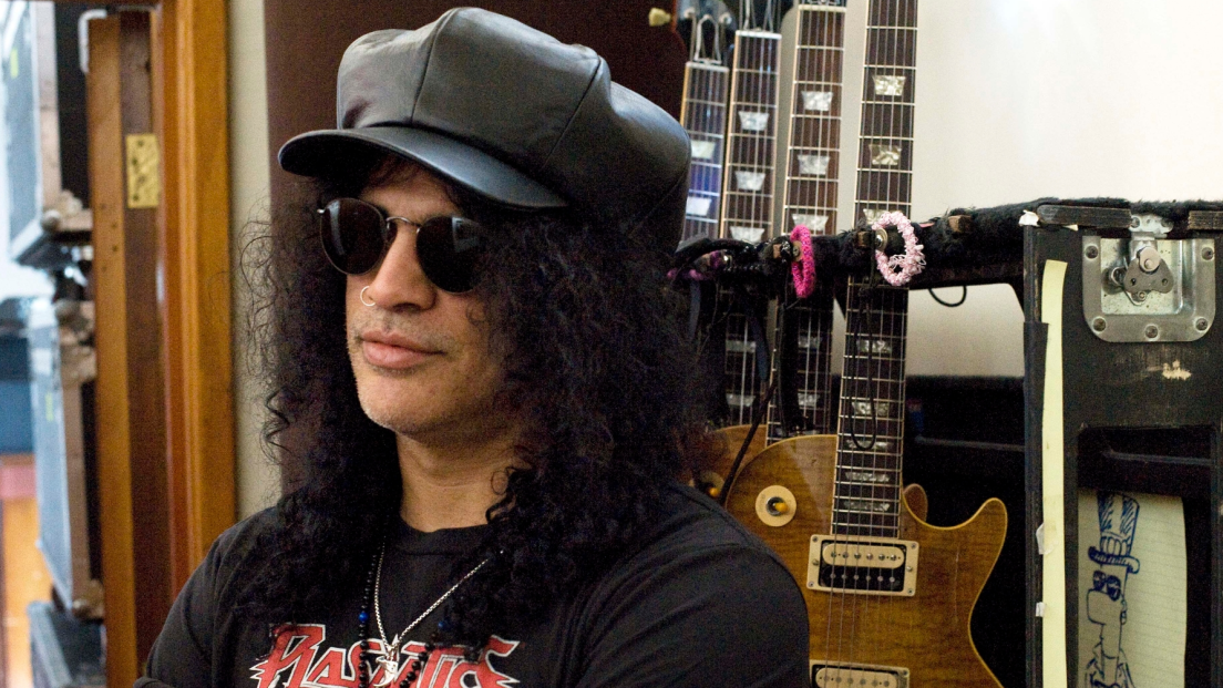 Guns N' Roses, Slash: "Devo molto mal mio insegnante di musica. Non smetterò mai di ringraziarlo". Scopri la storia