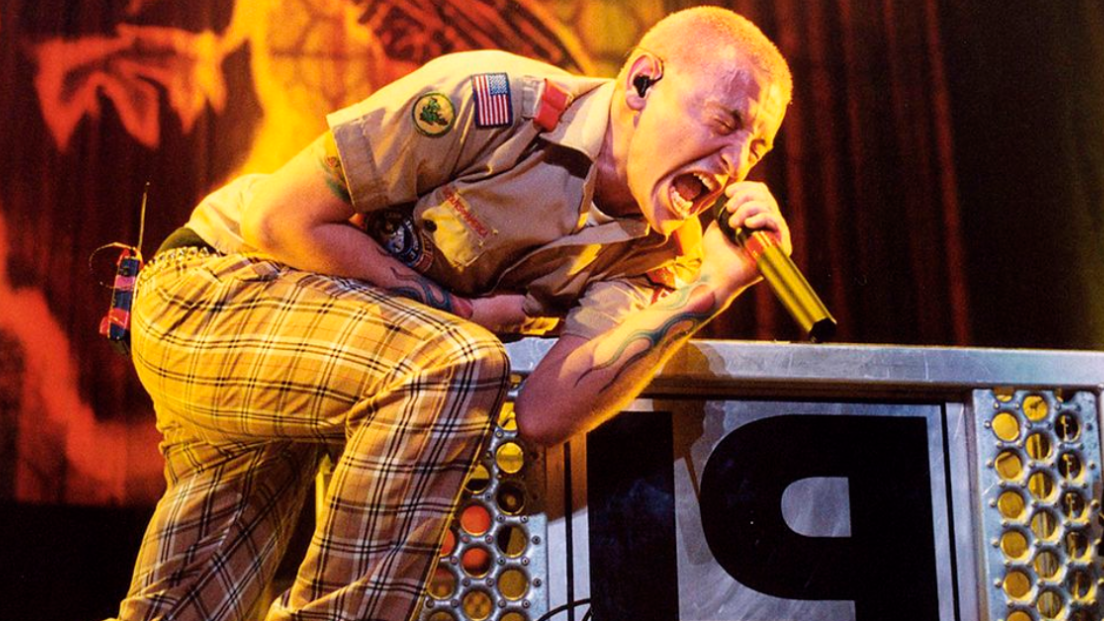 Linkin Park, annunciato un brano inedito con Chester Bennington. Ascolta qui i primi secondi di "Lost"
