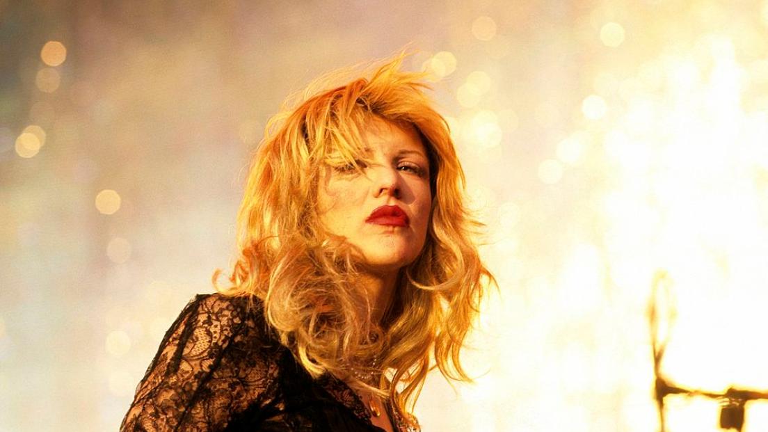 Courtney Love contro la Rock And Roll Hall Of Fame per le poche donne incluse (e se la prende con Dave Grohl)