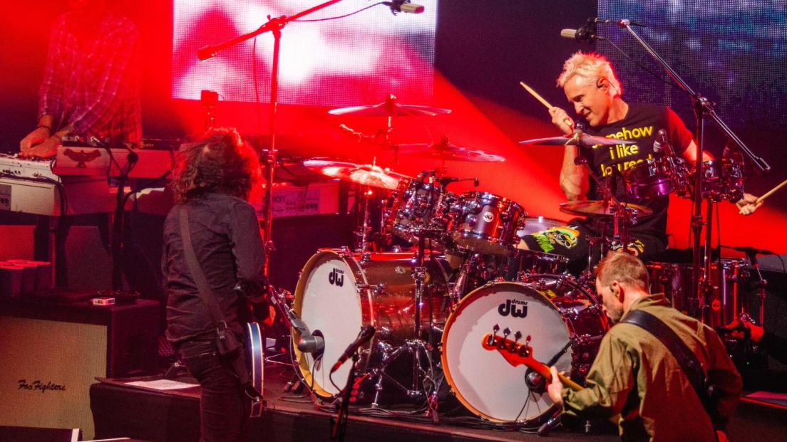 Foo Fighters, ecco perché alcuni fan criticano il modo di suonare del nuovo batterista Josh Freese