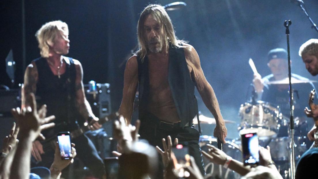 Guns N' Roses, Duff McKagan: "Andai a un concerto di Iggy Pop strafatto di funghetti. Mi ripresi grazie a lui"