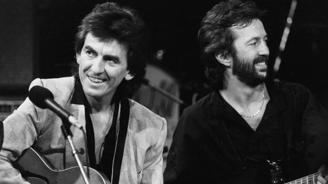 The Beatles: il giorno in cui John Lennon chiese a Eric Clapton di prendere il posto di George Harrison 