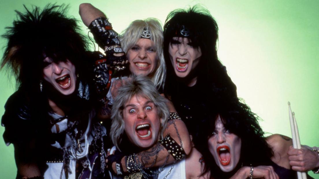 Tommy Lee rivela cosa fece Ozzy Osbourne dopo "l'episodio delle formiche" sniffate in piscina