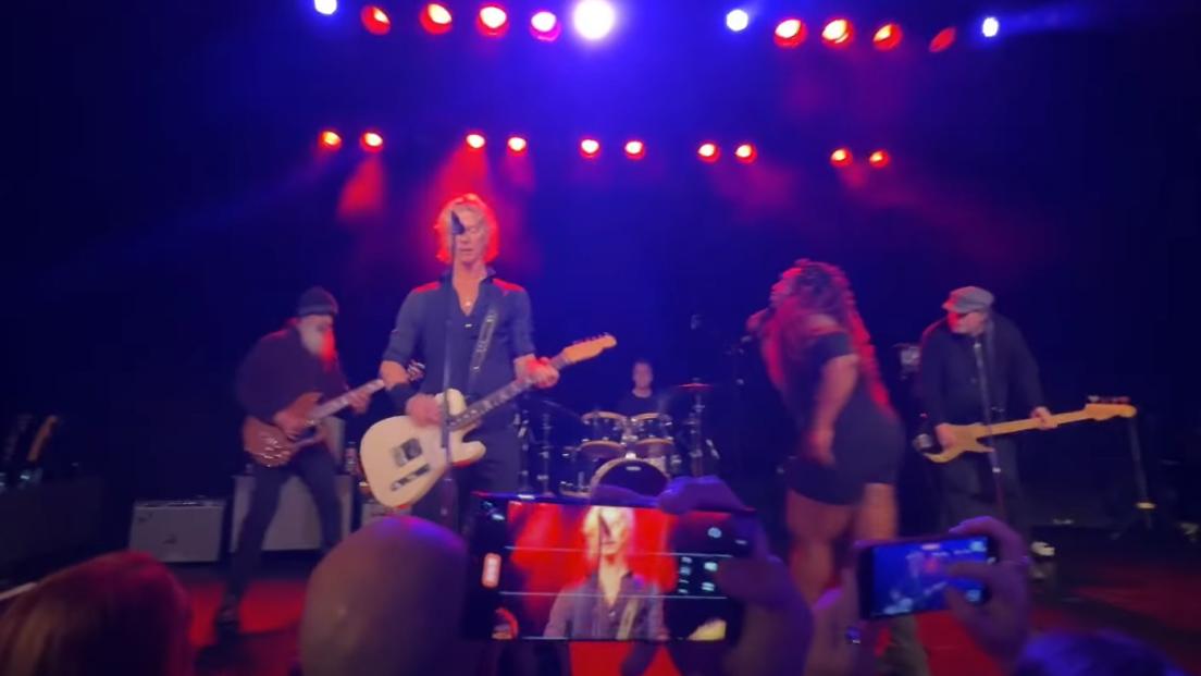 Soundgarden: Kim Thayil, Ben Shepherd e Matt Cameron si sono riuniti per beneficenza sul palco a Seattle. Guarda il video
