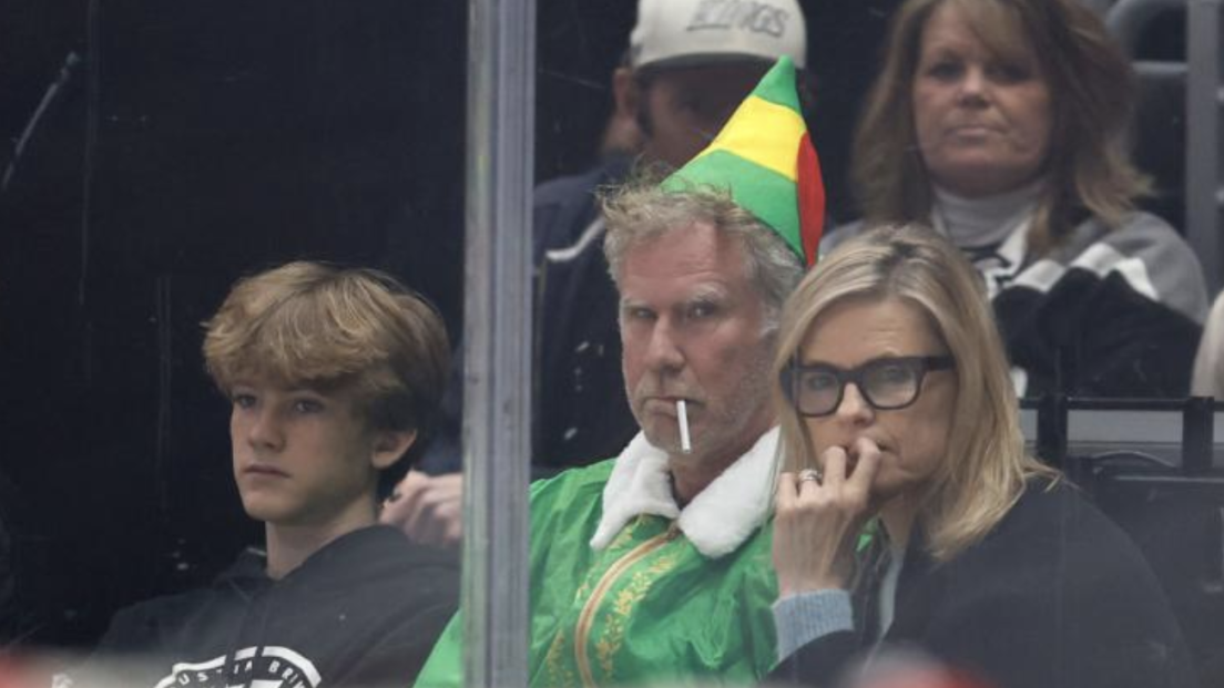 Will Ferrell: l'attore è andato a vedere una partita di hockey su ghiaccio vestito da Buddy l’elfo!