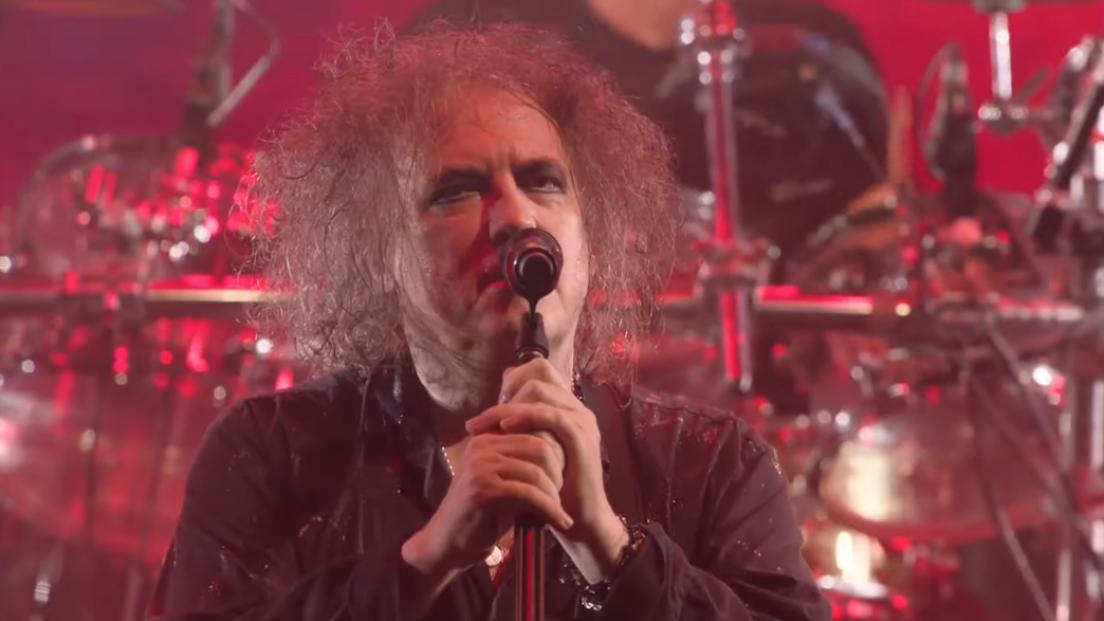 The Cure, Robert Smith: "Il nuovo disco dovrebbe uscire entro l'estate. Dobbiamo solo mixarlo"
