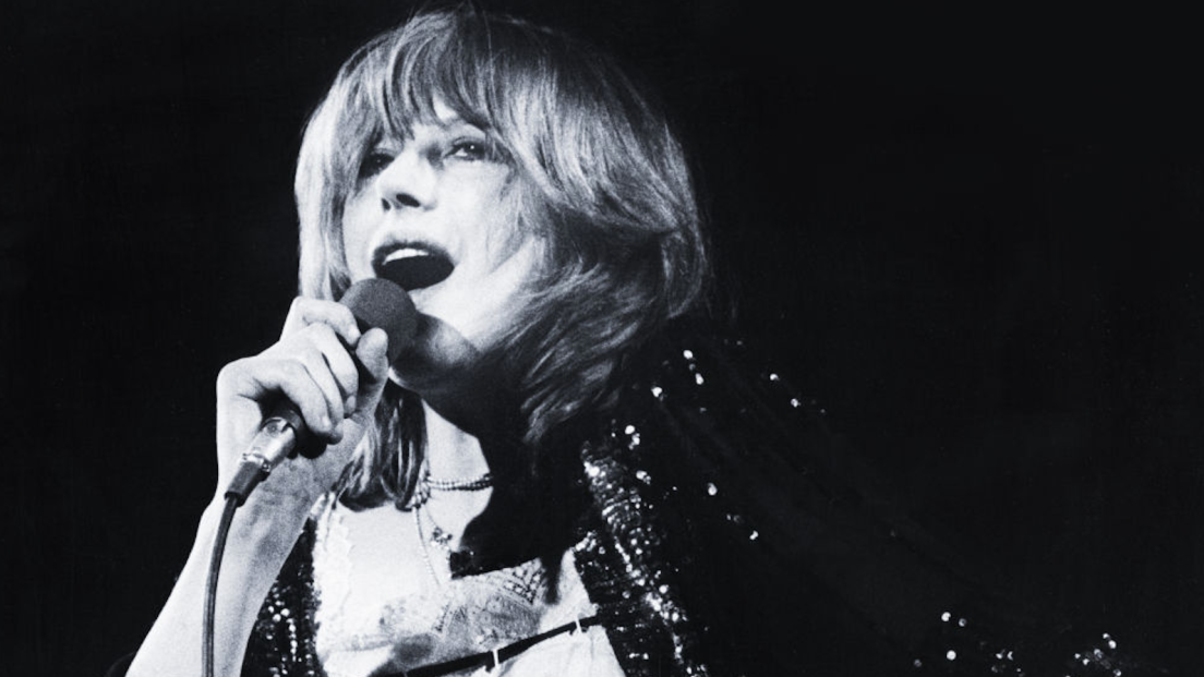 Marianne Faithfull: è morta la leggendaria artista inglese. Aveva 78 anni