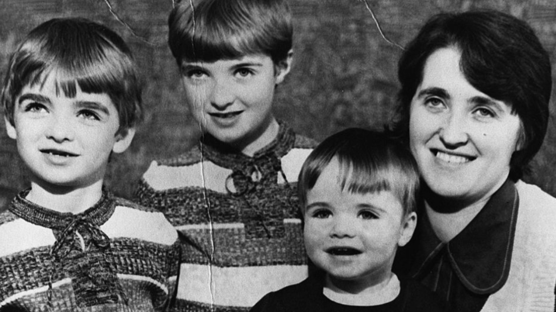 Oasis, è mamma Peggy l'artefice della reunion dei fratelli Gallagher: "Sono stata io l’istigatrice, certo"