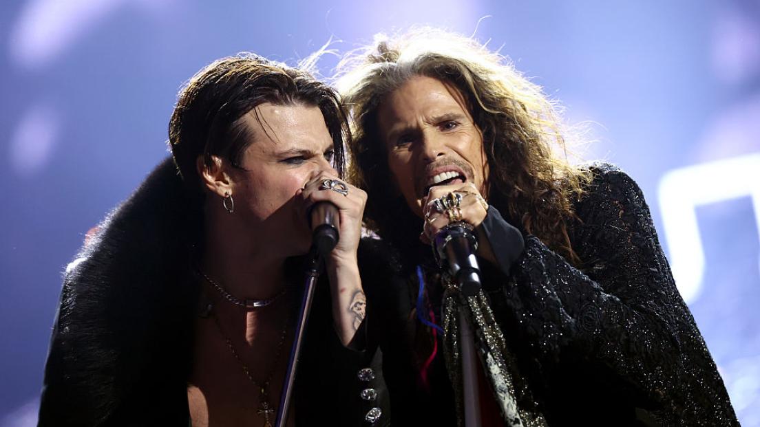 Yungblud anticipa un "misterioso" nuovo progetto realizzato con Steven Tyler degli Aerosmith. Guarda il video