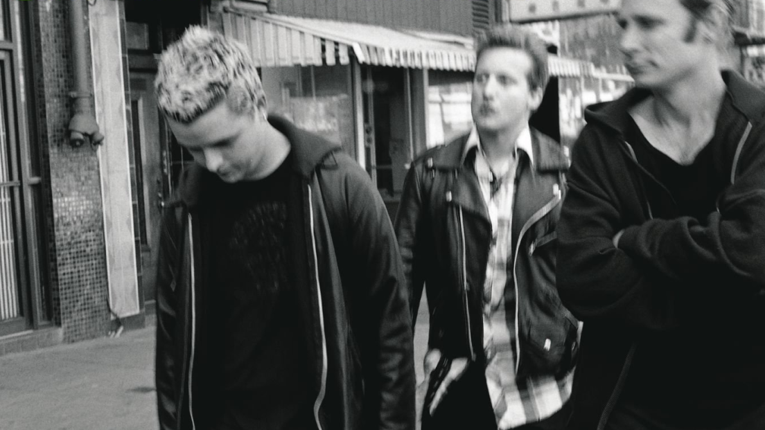 Green Day, la band starebbe lavorando alla nuova edizione di "Warning". Gli indizi comparsi in rete