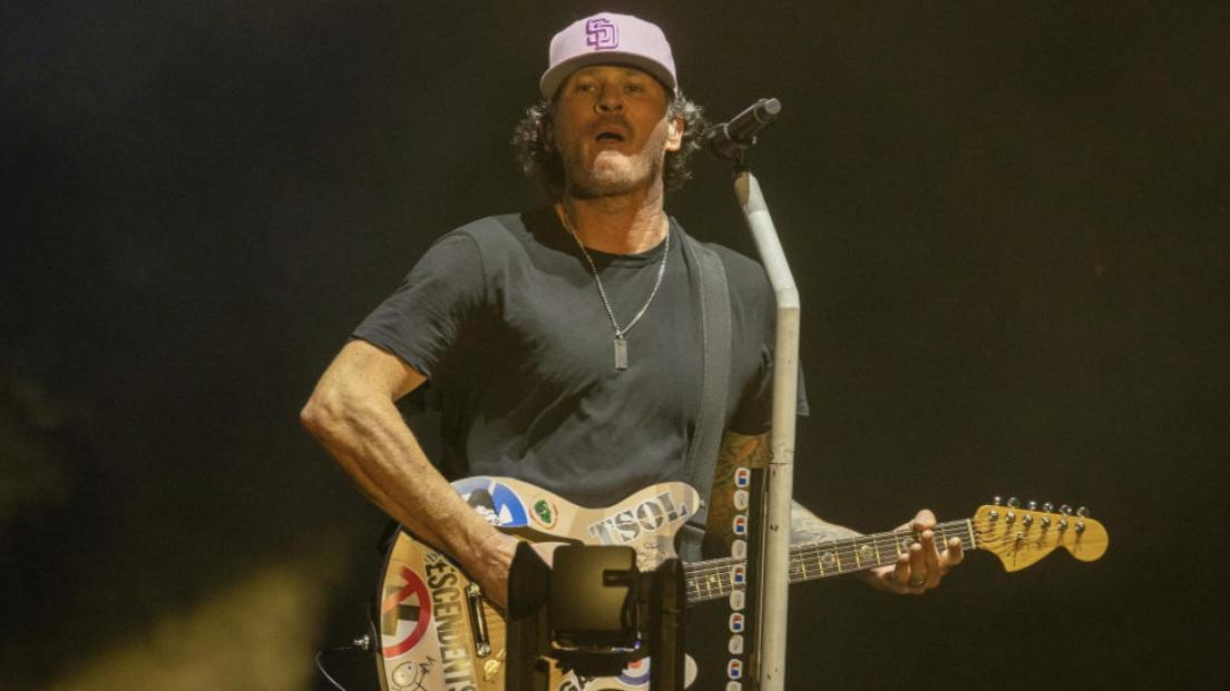 Blink-182: Tom DeLonge durante un concerto ha sbagliato l’intro di una canzone. Ecco cosa è successo