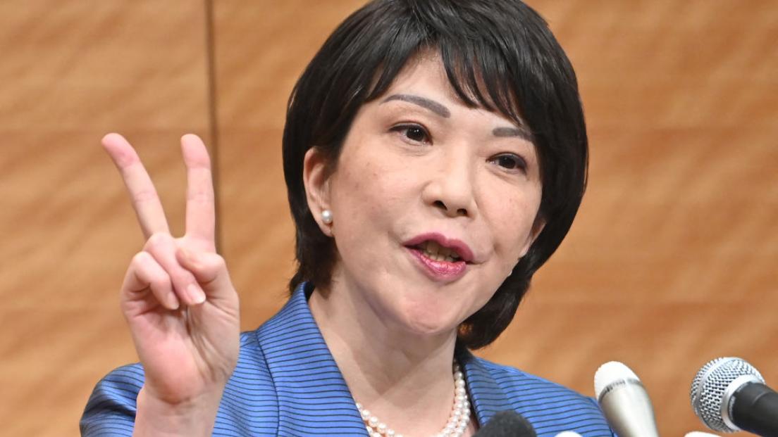 Sanae Takaichi, la nuova premier del Giappone è una metallara: “Suono la batteria per sfogarmi con Deep Purple e Black Sabbath”