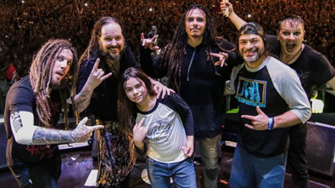 Metallica, Robert Trujillo racconta la dedizione totale alla musica di suo figlio Tye: "“Non l'ho aiutato in nulla. Gli passavo solo l’acqua”