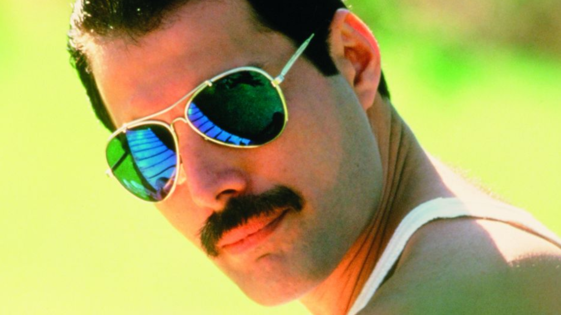 Freddie Mercury: annunciata l'uscita della nuova edizione di "Mr. Bag Guy" per il 40° anniversario. Tutte le info