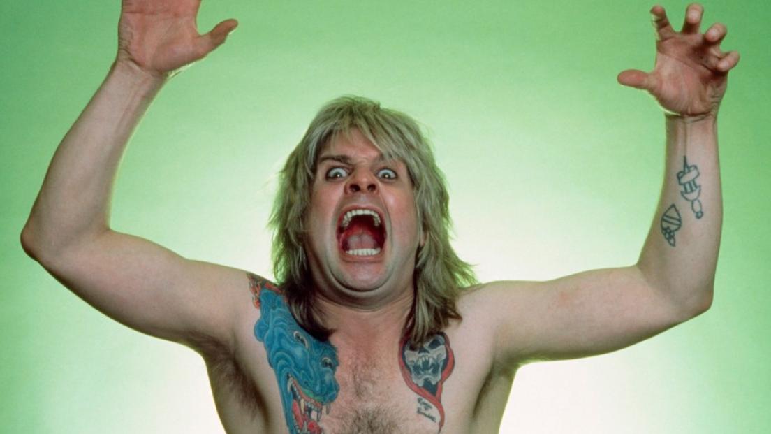Mötley Crüe, Tommy Lee: “Vi racconto quando Ozzy Osbourne l'ha fatta sul pavimento per poi dipingerci il muro della stanza”