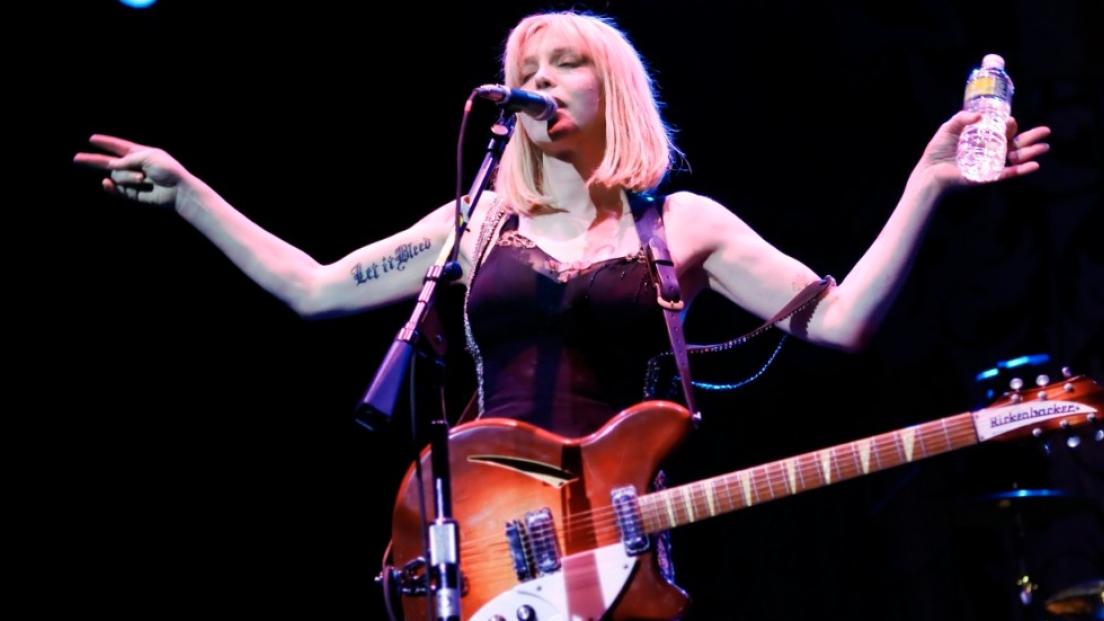 Courtney Love: la leader delle Hole lancia una collezione di abbigliamento. Ecco le foto
