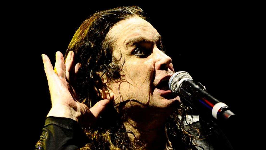 Ozzy Osbourne sta meglio, ora respira in autonomia. Il comunicato della moglie Sharon