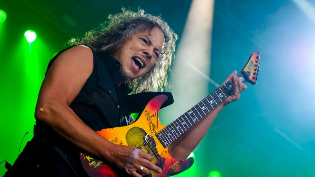 Metallica: Kirk Hammett si distrae e sbaglia clamorosamente l'intro di Nothing Else Matters. Guarda il video