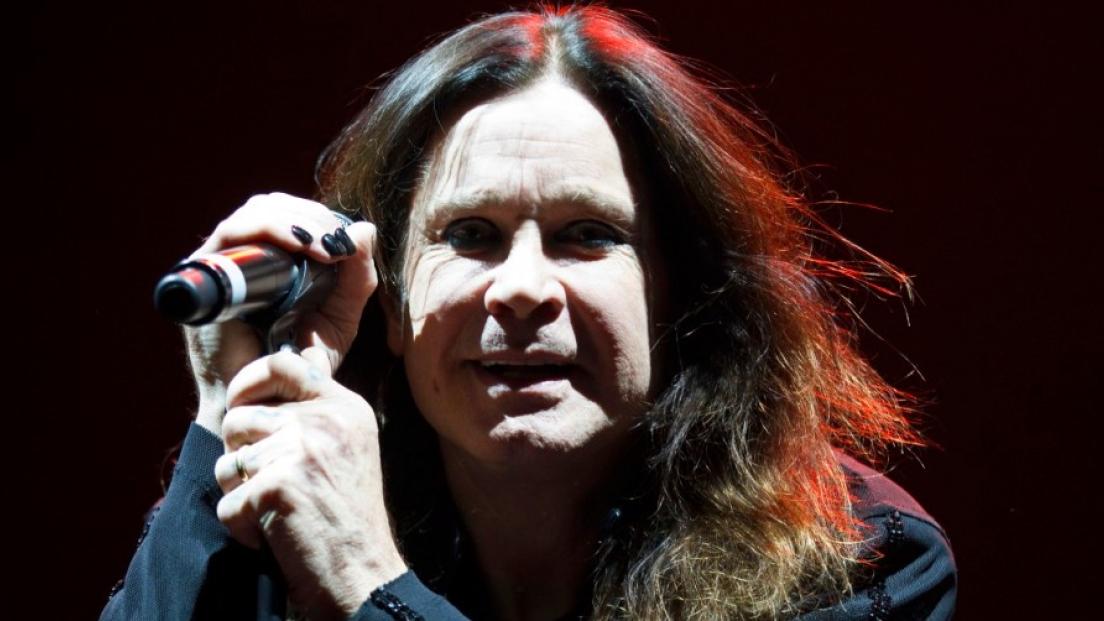 Ozzy Osbourne ha rischiato di morire. È stato colpito da tre diverse infezioni da stafilococco. Ora sta bene