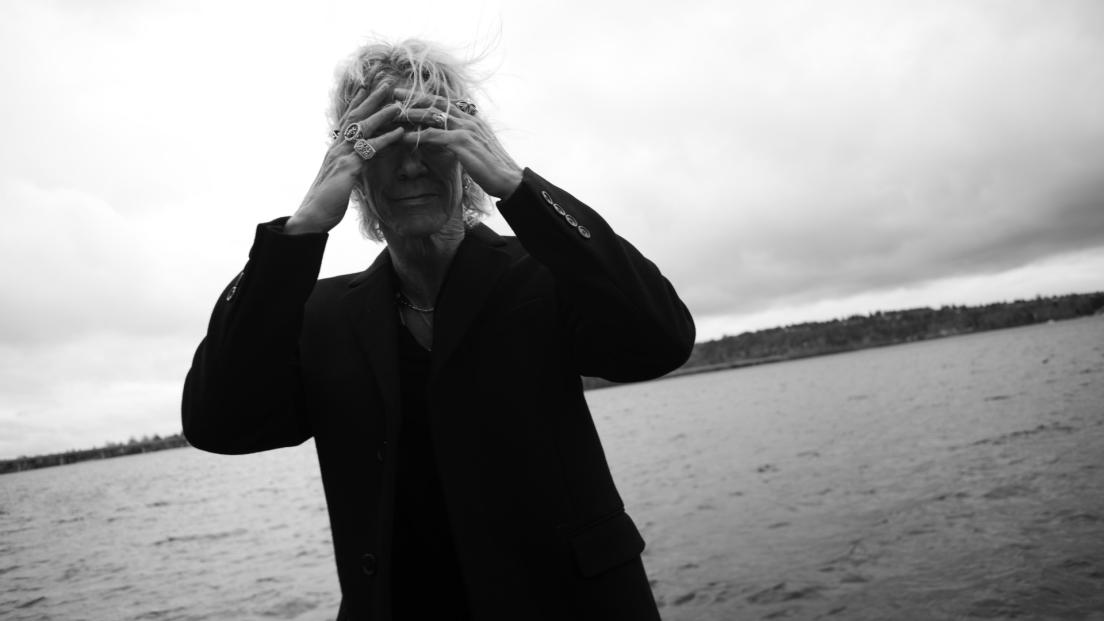 Duff McKagan, annunciato il nuovo album "Lighthouse". Ascolta qui il singolo "I Saw God on 10th St."