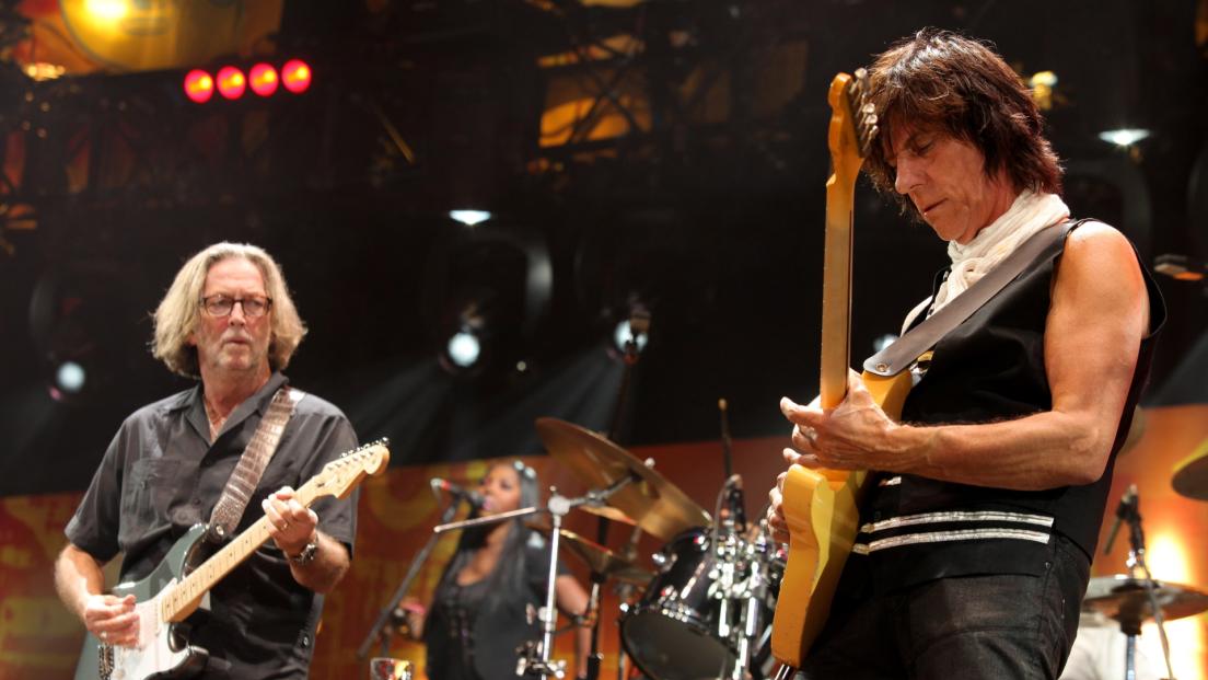 Eric Clapton ha pubblicato l'ultima canzone registrata in studio con Jeff Beck. Ascolta qui Moon River