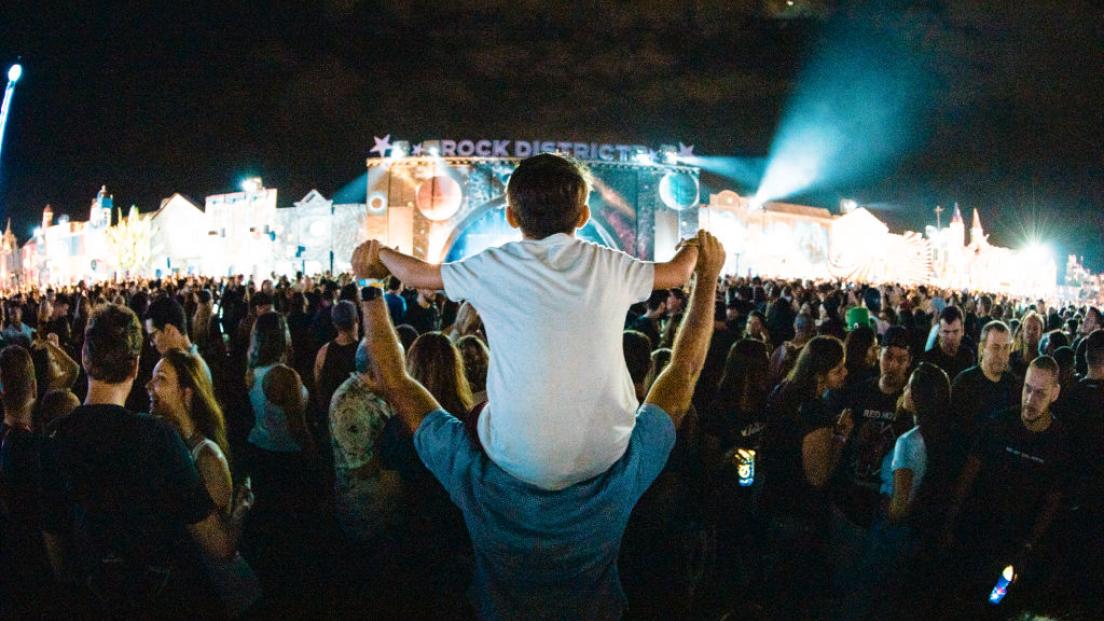 Musica: un nuovo studio rivela a quale età le persone scoprono la propria band preferita! Scopri se sei nella media?