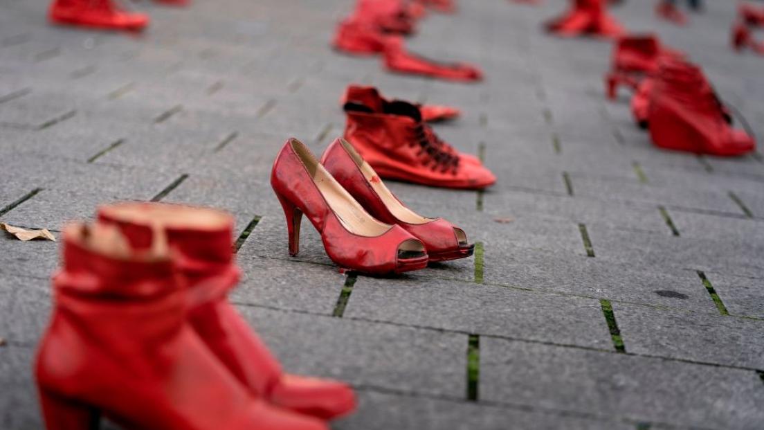 25 novembre: giornata contro la violenza sulle donne. È una pandemia ombra che colpisce tutto il mondo  