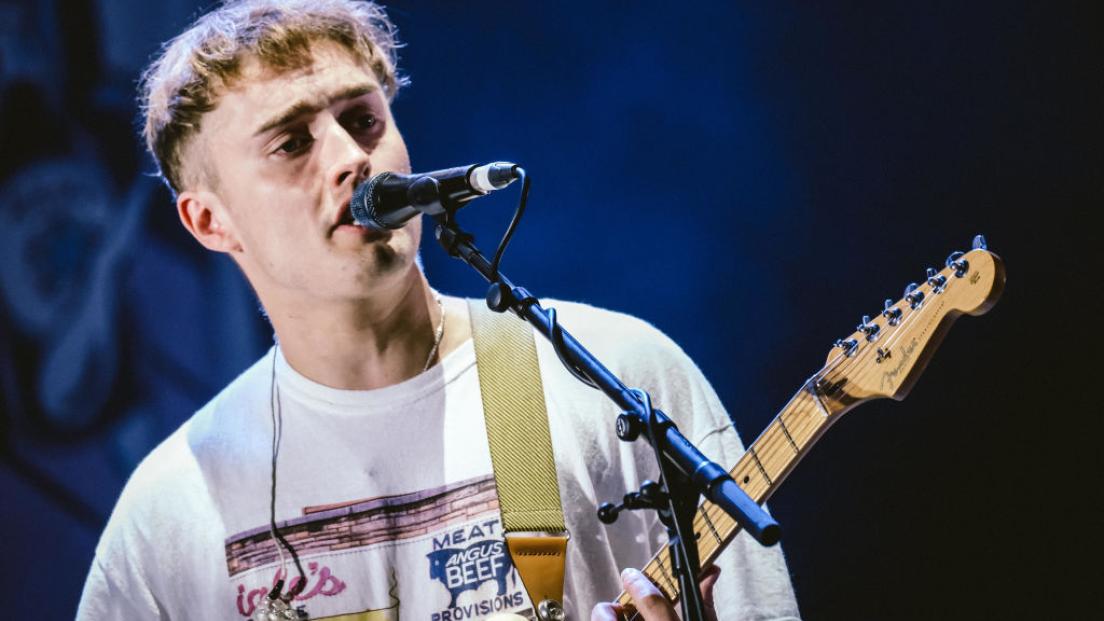 Sam Fender ha cancellato il suo tour americano per problemi di salute mentale