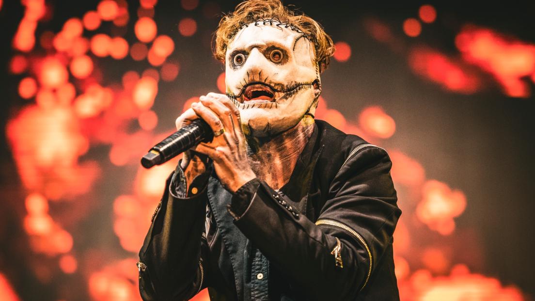 Corey Taylor svela quanto guadagna con gli Slipknot: "Non pensate vada così bene, ecco perché siamo sempre in tour"