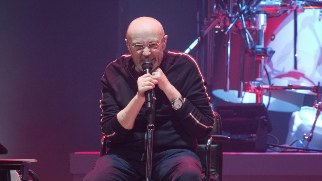 Phil Collins, le condizioni di salute non sono buone. Mike Rutherford: "È a casa immobile"