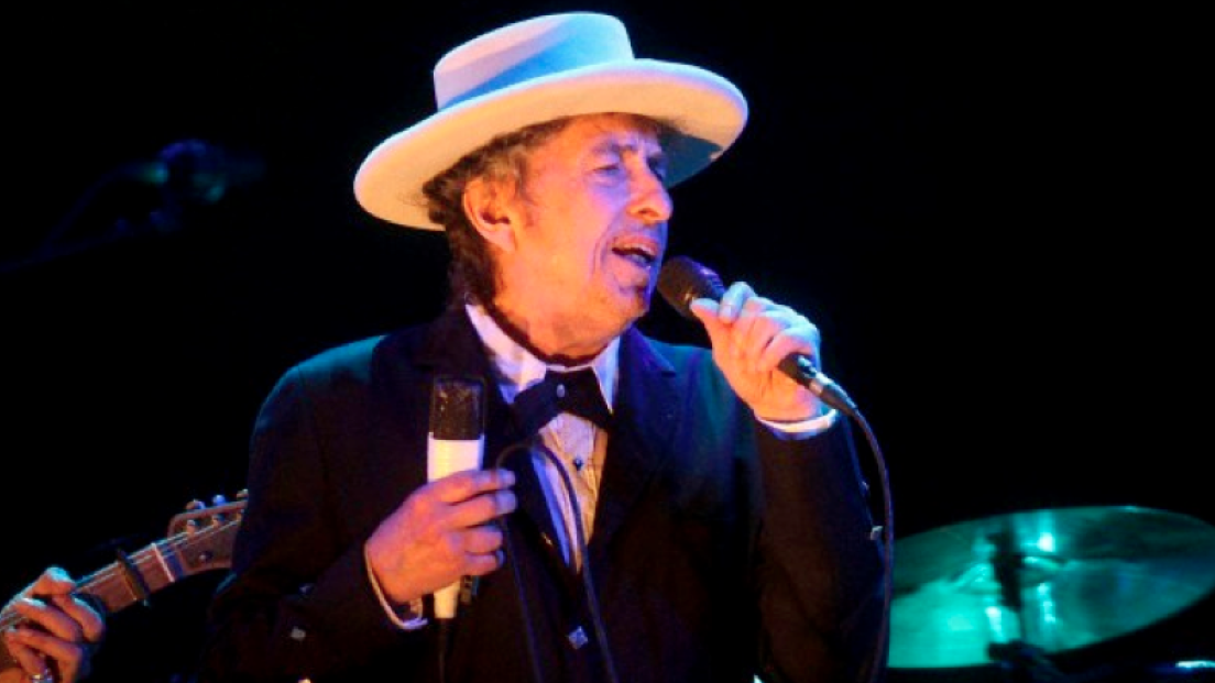 Bob Dylan debutta nella produzione di liquori lanciando l'Heaven's Door, il suo primo whisky! Guarda le foto e i prezzi
