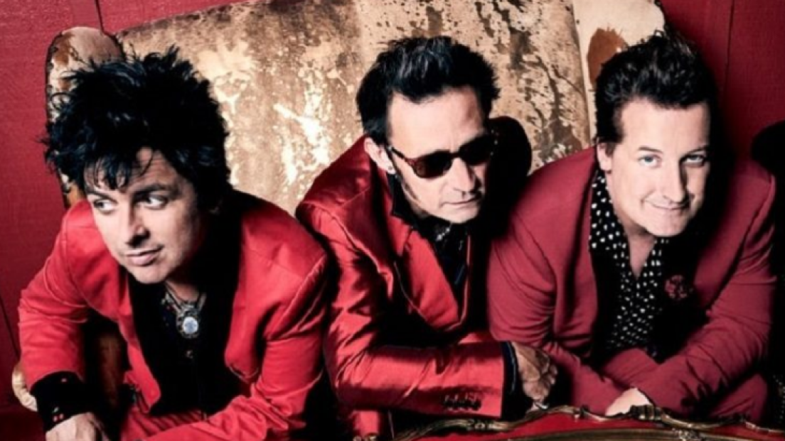 I Green Day hanno donato 2000 dollari ad un giovane promoter per pagare i danni causati da un concerto. Guarda la foto