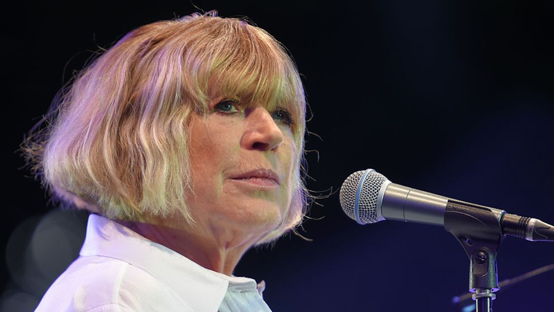 Coronavirus, Marianne Faithfull ricoverata in ospedale a Londra
