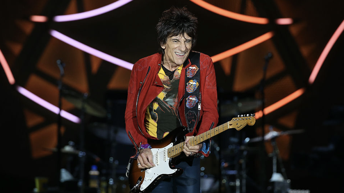 Regolamento: RONNIE WOOD–SOMEBODY UP THERE LIKES ME