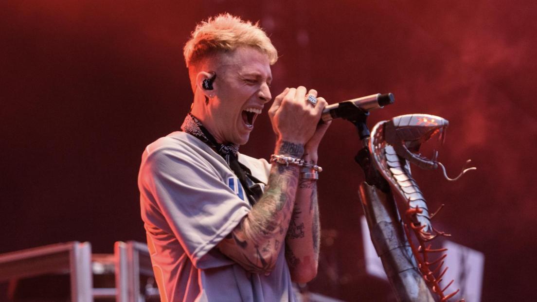 Regolamento: Machine Gun Kelly in concerto