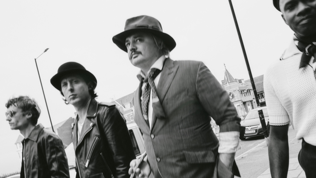 The Libertines, Pete Doherty ha messo nel suo hotel la vasca da bagno dell'appartamento di Parigi dove morì Jim Morrison