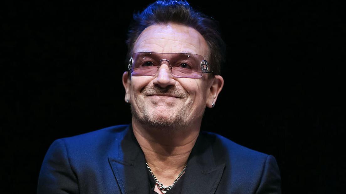 U2, Bono: "A volte quando sono in macchina e passa una canzone degli U2 alla radio divento rosso per la vergogna"