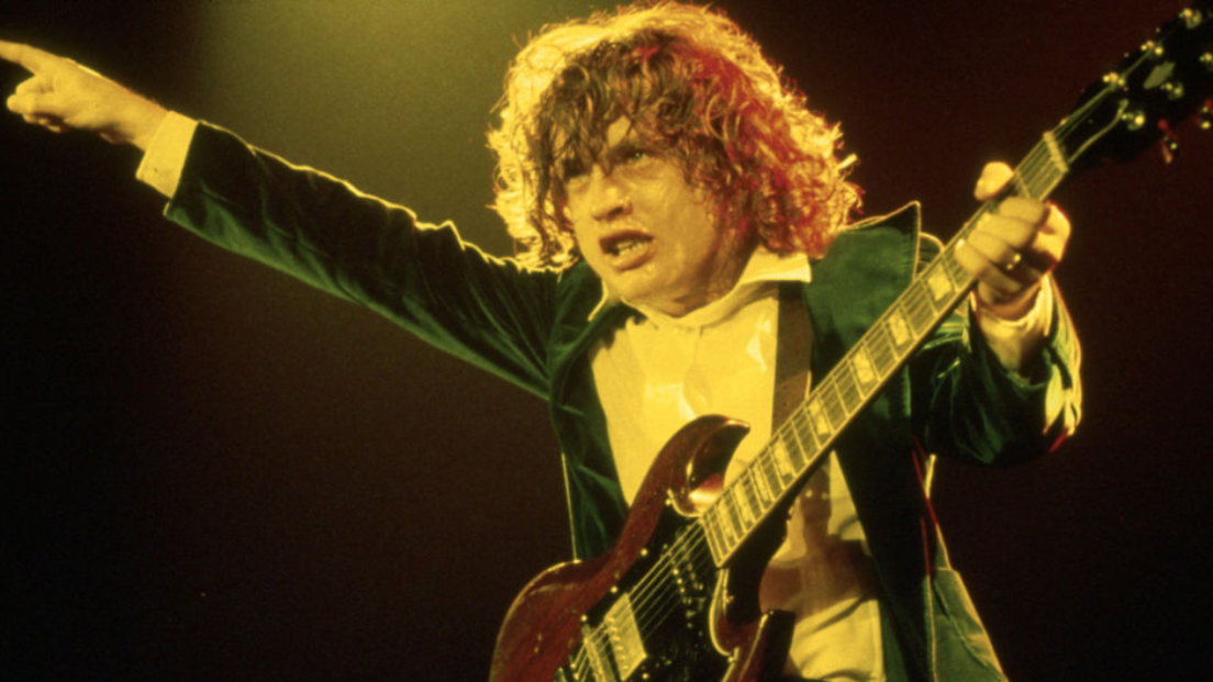 AC/DC, ecco perché suonare i riff dei fratelli Young non è così semplice come sembra