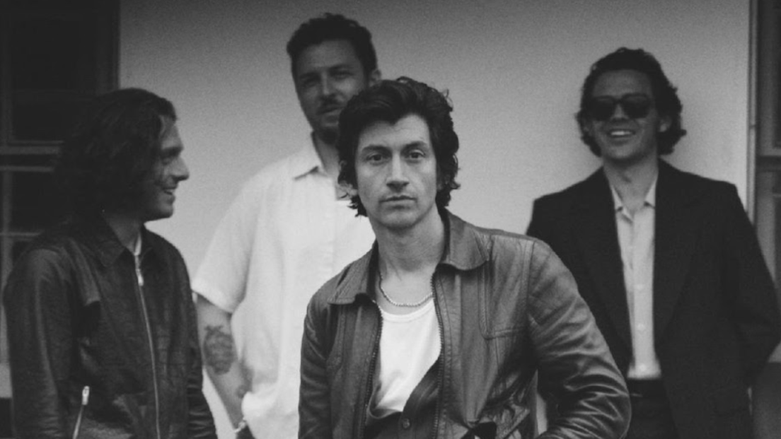 Arctic Monkeys, pubblicato il nuovo singolo Body Paint. Ascoltalo qui e guarda il video