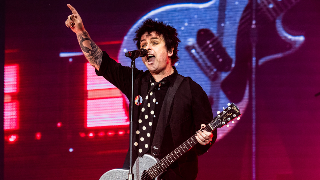Green Day, Billie Joe Armstrong durissimo contro la sentenza sull'aborto: "Rinuncio alla cittadinanza americana"