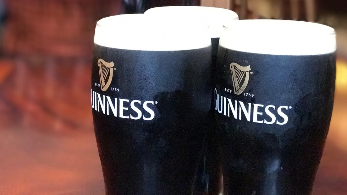 Birra: l'Irlanda coltiverà alberi di Natale con la Guinness avanzata dal lockdown