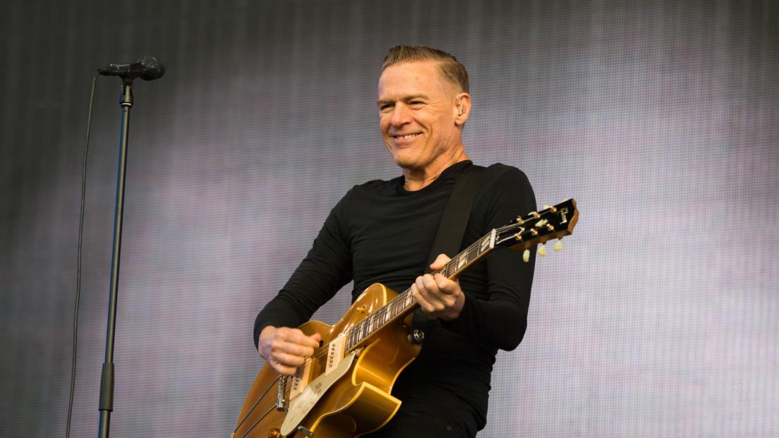 Bryan Adams: "Non mi ricordo quasi nulla degli anni '90. Non me ne li sono goduti"