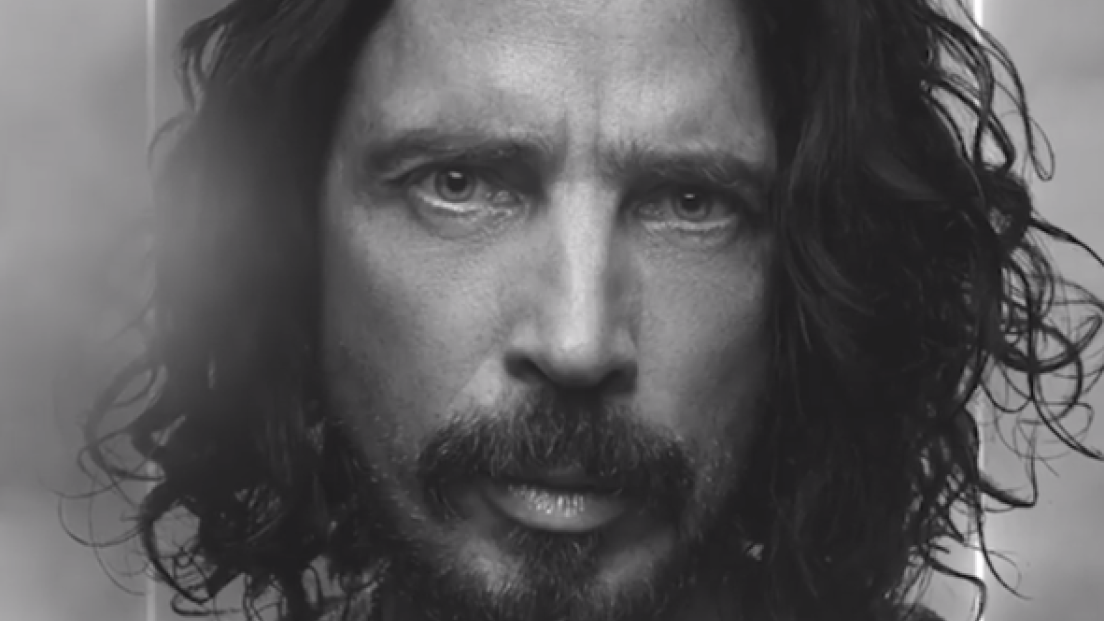 Chris Cornell, il suo ultimo servizio fotografico di sempre all'asta come opera d'arte digitale NFT. Guarda gli scatti