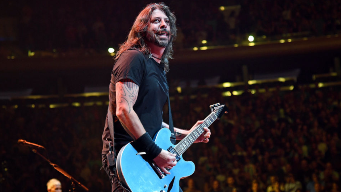 I Foo Fighters potrebbero suonare a sorpresa a Glastonbury. Ecco tutti gli indizi