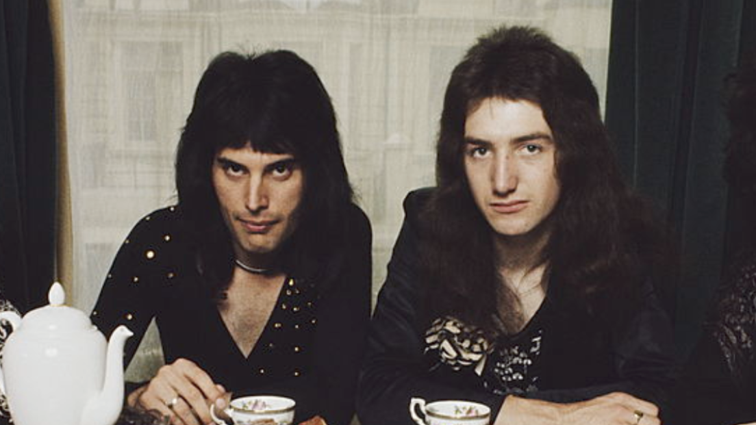 Queen, cosa pensava John Deacon di Freddie Mercury: “Un perfezionista, non sempre eravamo d'accordo con lui”. L'intervista