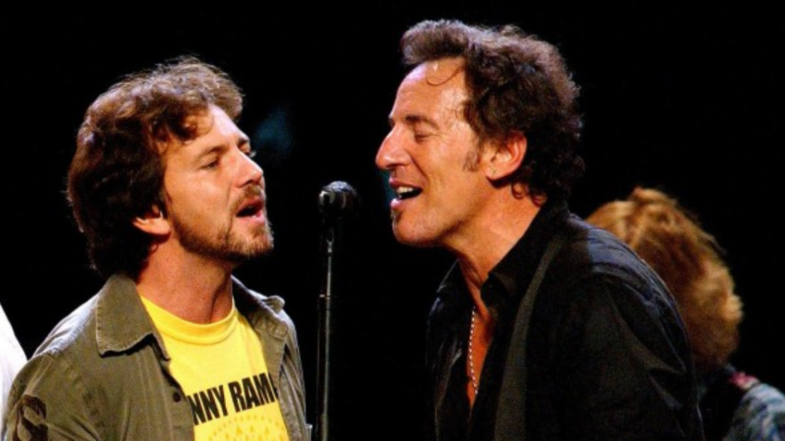 Pearl Jam, Eddie Vedder e il “prezioso consiglio” che Bruce Springsteen gli diede quando decise di esibirsi come solista